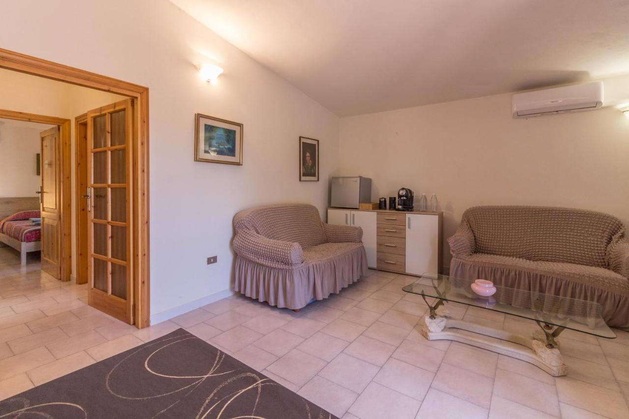 Appartamento Lido Di Pittulongu With Garden & Parking!